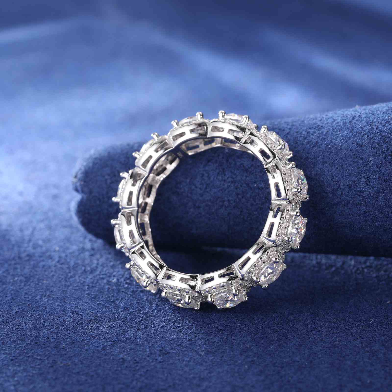 6.5mm Cushion Cut Band Ring