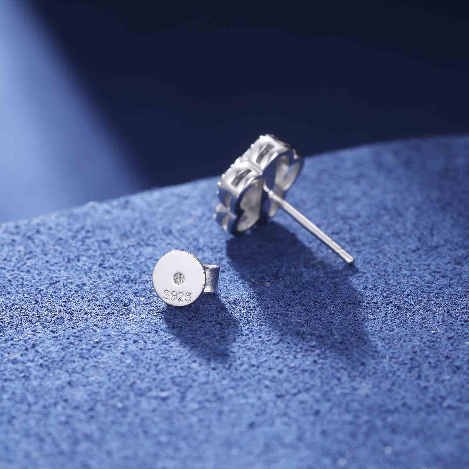 emerald stud earrings