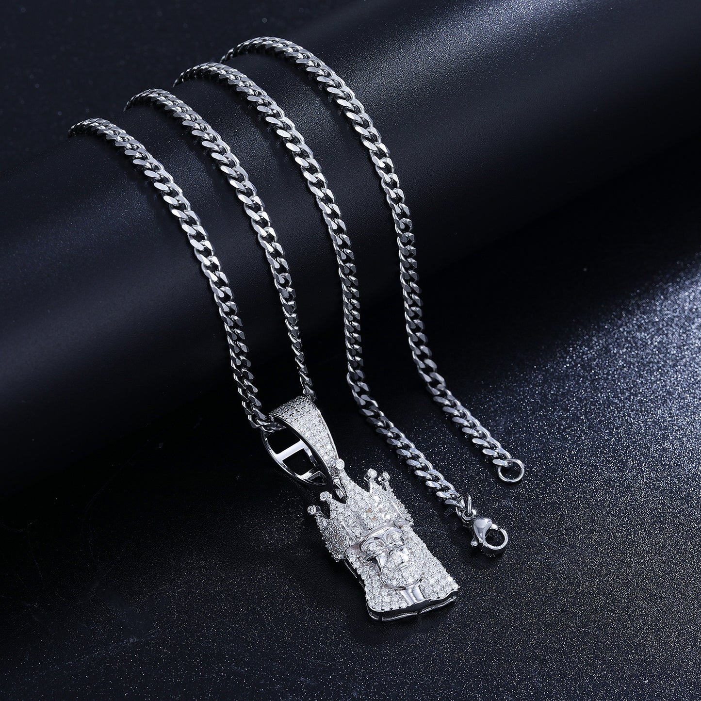 925 Silver Moissanite Iced Out King Mask Pendant TQP0234