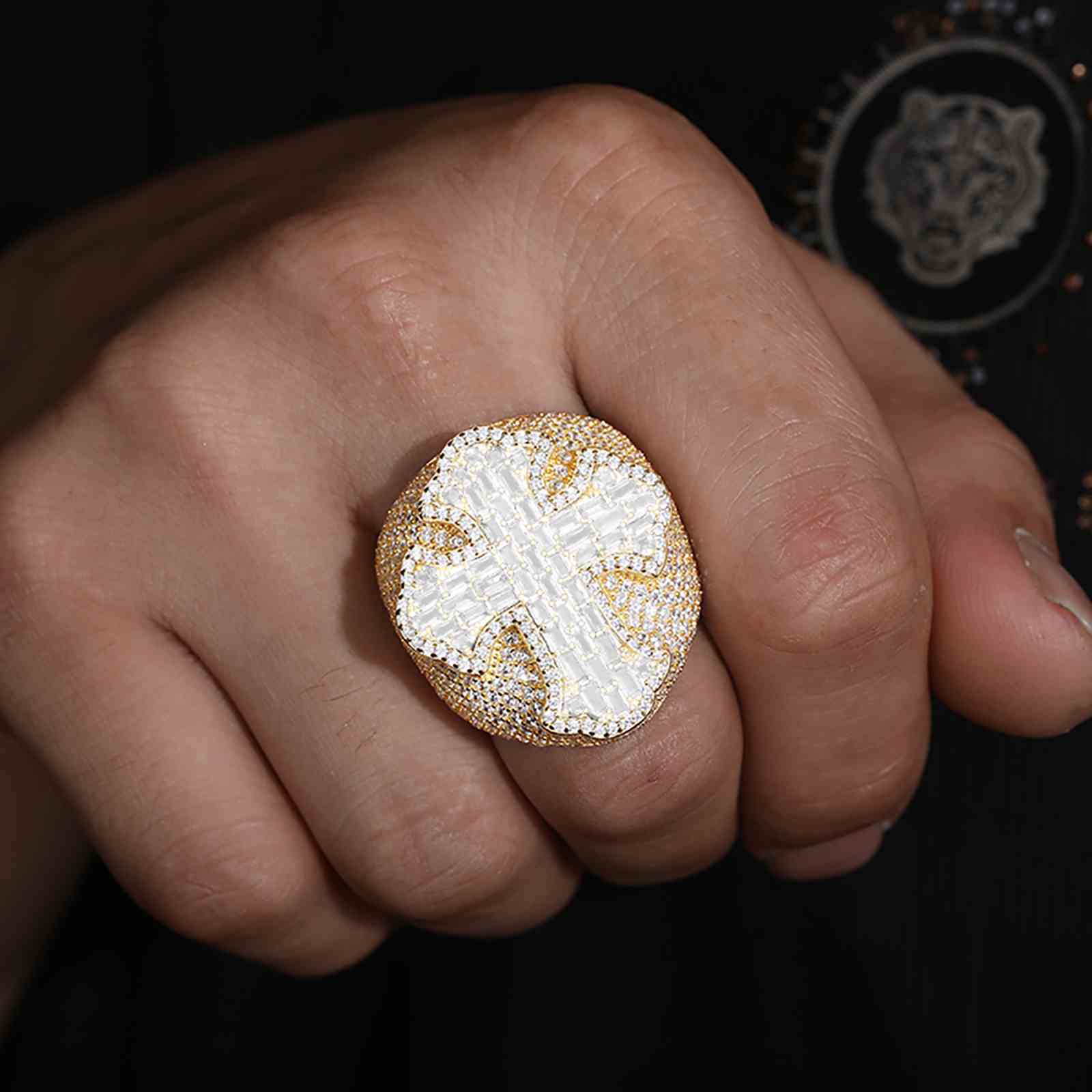 Micro Baguette lris Cross Ring