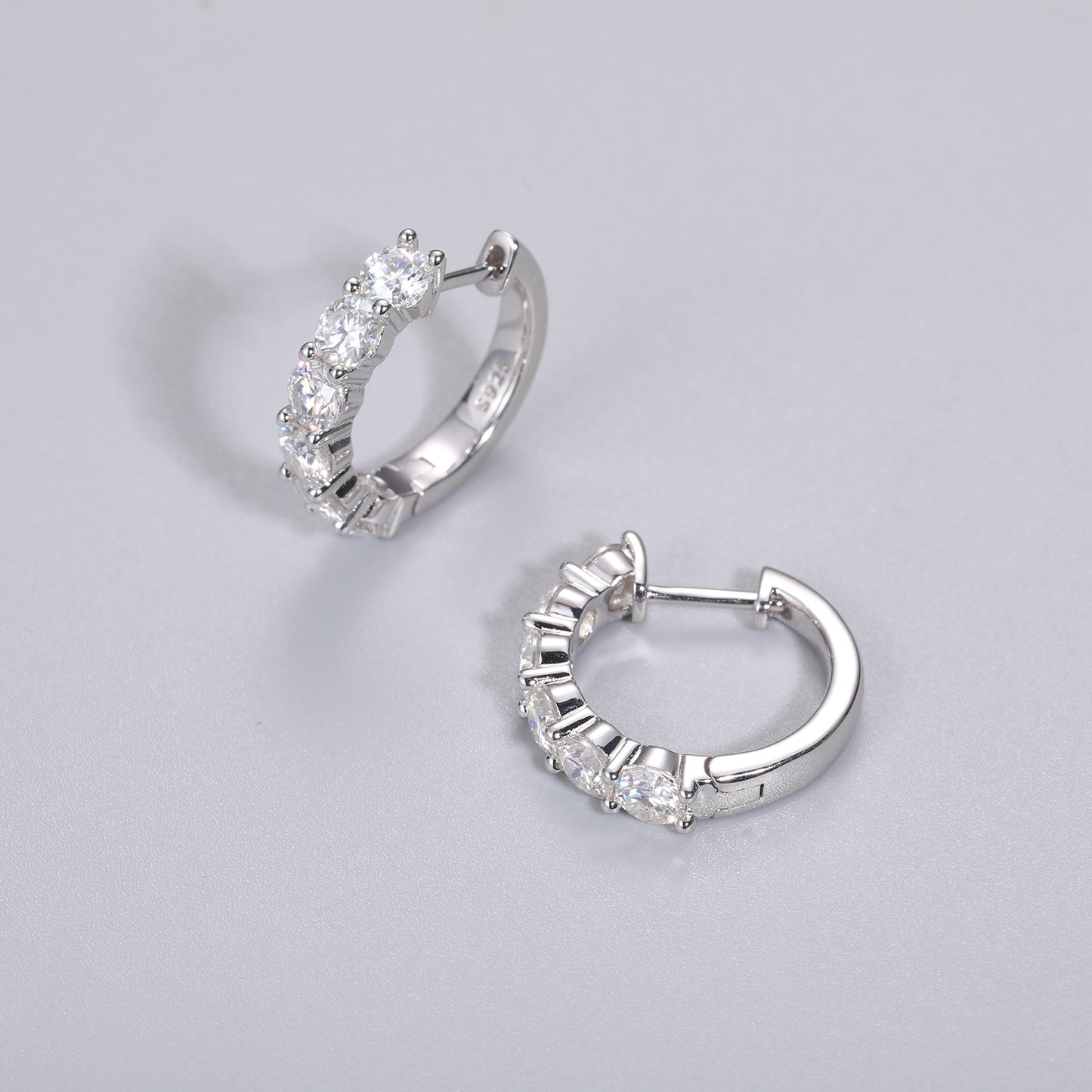 925 Silver Moissanite Graduated Round Huggie Hoop Earrings TQE0099
