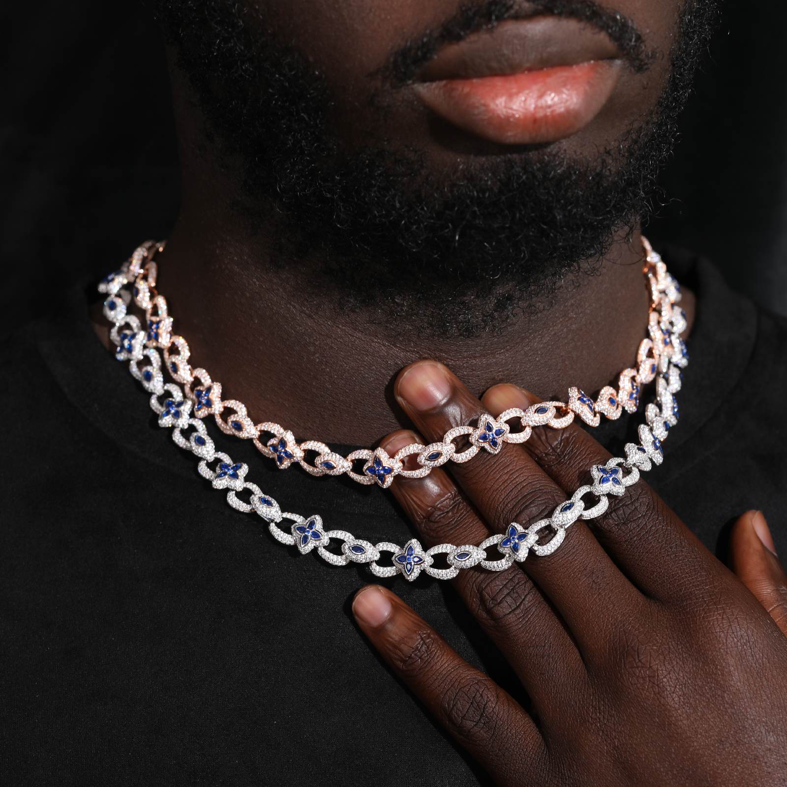 it-is-excellent-that-the-four-leaf-clover-chain-wearing-on-the-rappers-neck